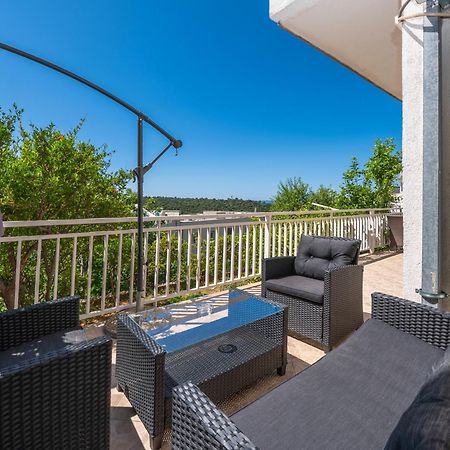 Apartmani Sani Makarska Bagian luar foto