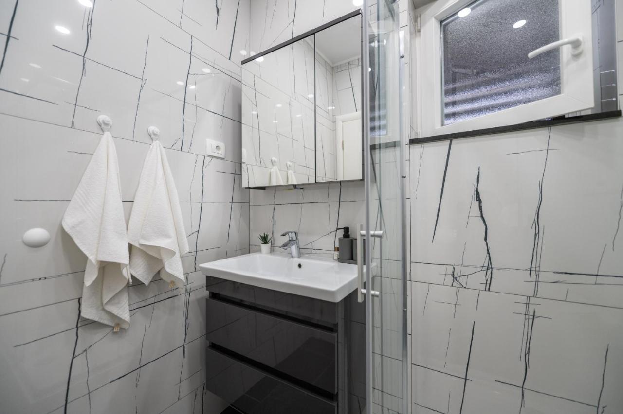 Apartmani Sani Makarska Bagian luar foto