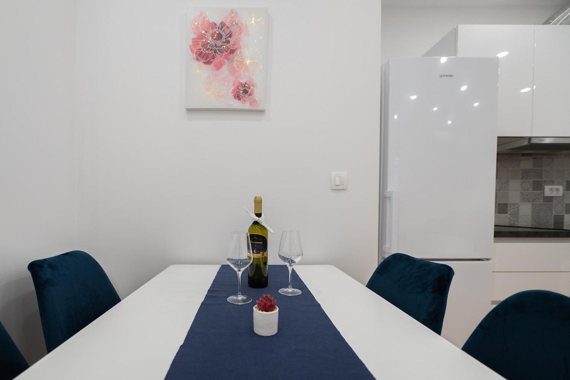Apartmani Sani Makarska Bagian luar foto